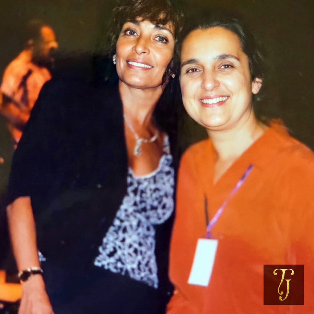 Thelma Jhones ao lado de Thalia Lubin